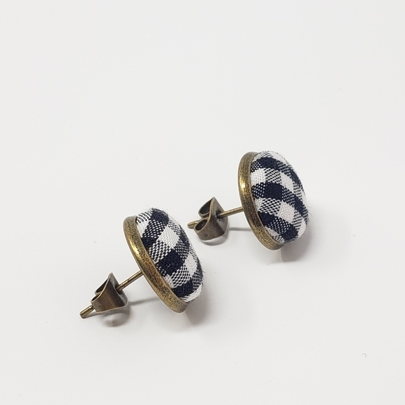 New Handmade | Upcycled Button Stud Earrings - Picture 4 of 5